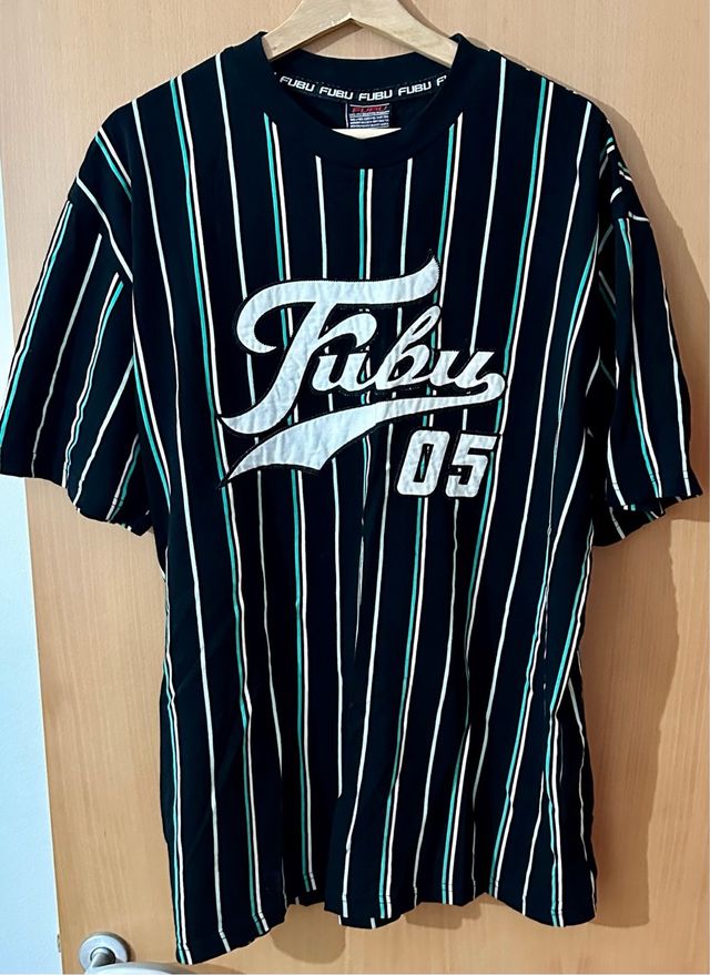 Camiseta FUBU Talla L Rayas