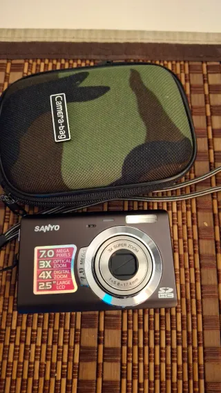 Cámara Sanyo y Sony con funda