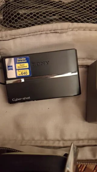 Cámara Sanyo y Sony con funda