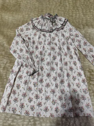 Vestido floral talla 10, marca Manuela Montero