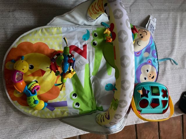 Alfombra Gimnasio Infantil + Juguetes