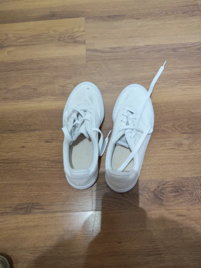 Deportivas Adidas Blancas.