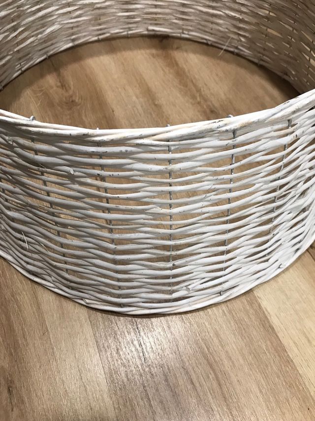 Cesto para árbol de Navidad de mimbre