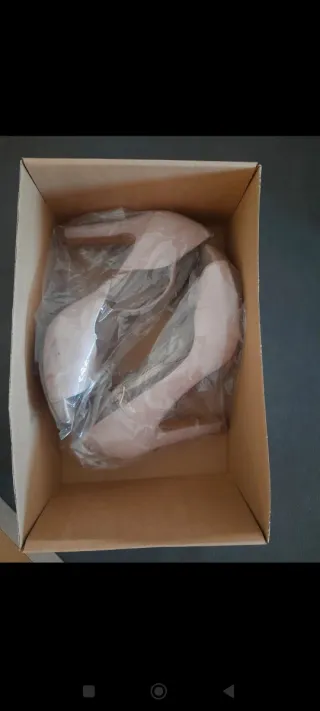 Sandalias de vestir beige y oro