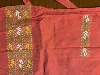 Tris grembiuli cucina ricamati