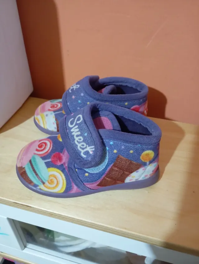 Zapatillas niña talla 23