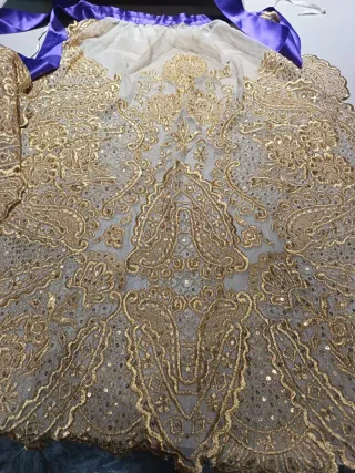 Manteletas doradas infantil