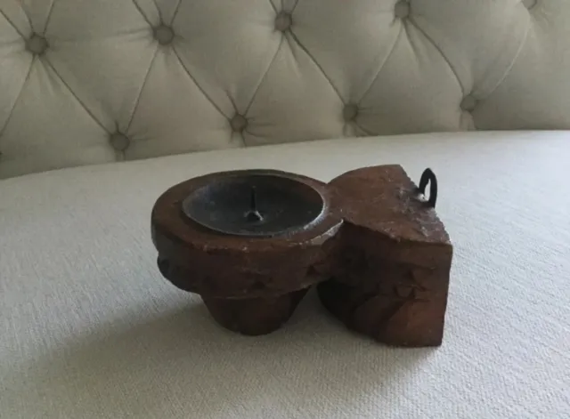 Palmatoria de pared o sobremesa de madera tallada.