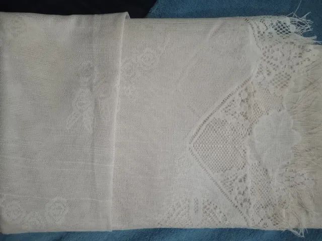 Chal de encaje beige para el cabello o eventos