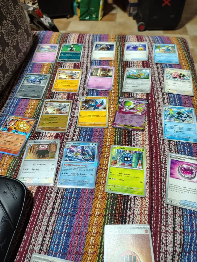 Cartas Pokémon Mega Evolución cambio o vendo