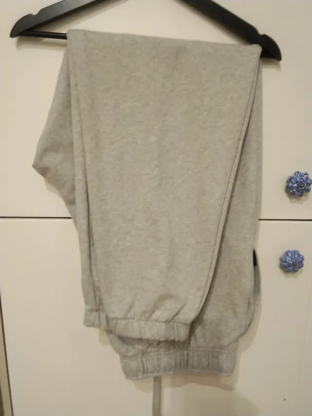 Jordan Pantalones Grises