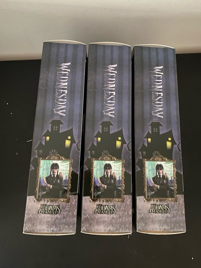 3 Bonecas Wednesday Addams