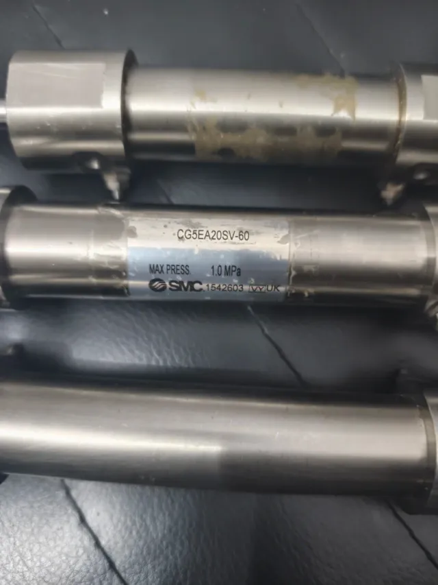 3 Cilindros Neumáticos SMC