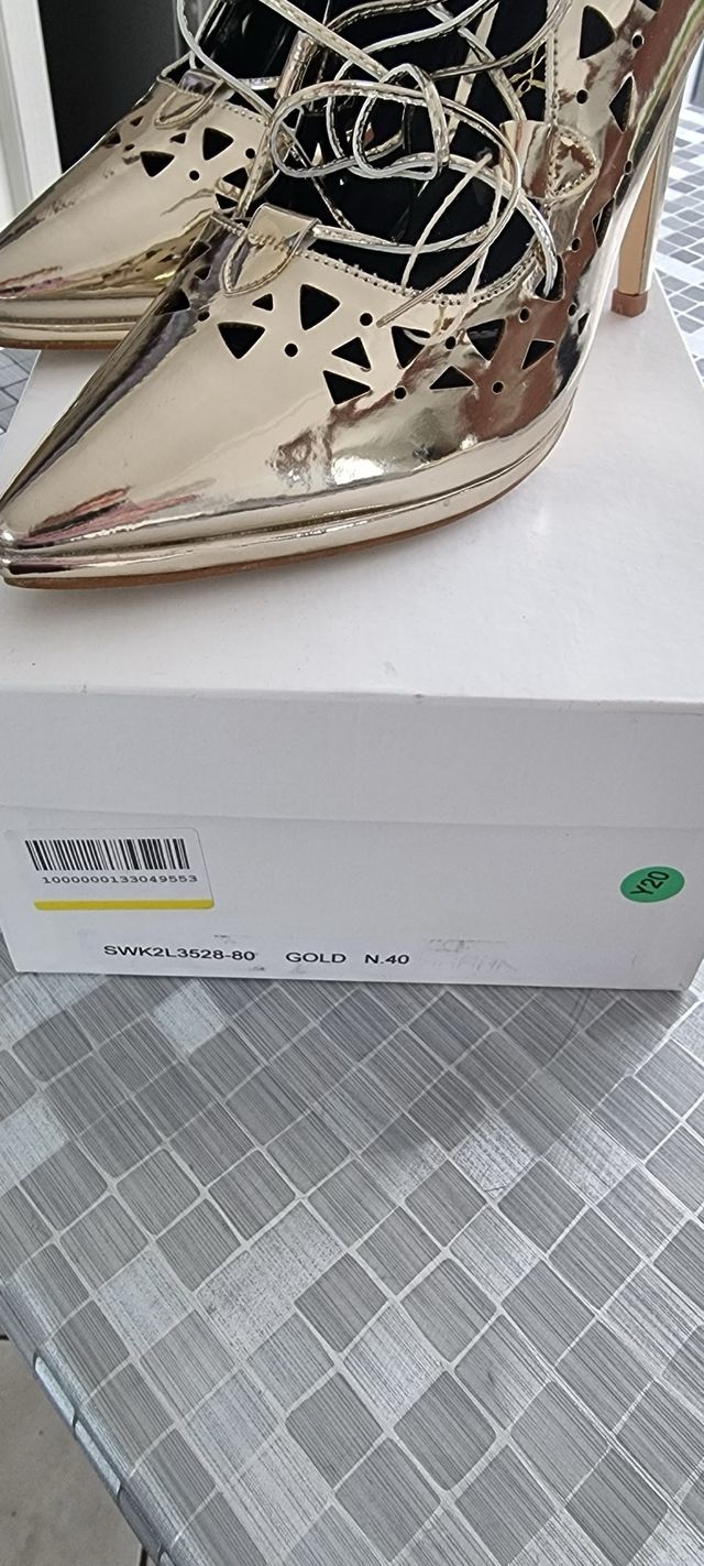 Scarpe donna oro con lacci