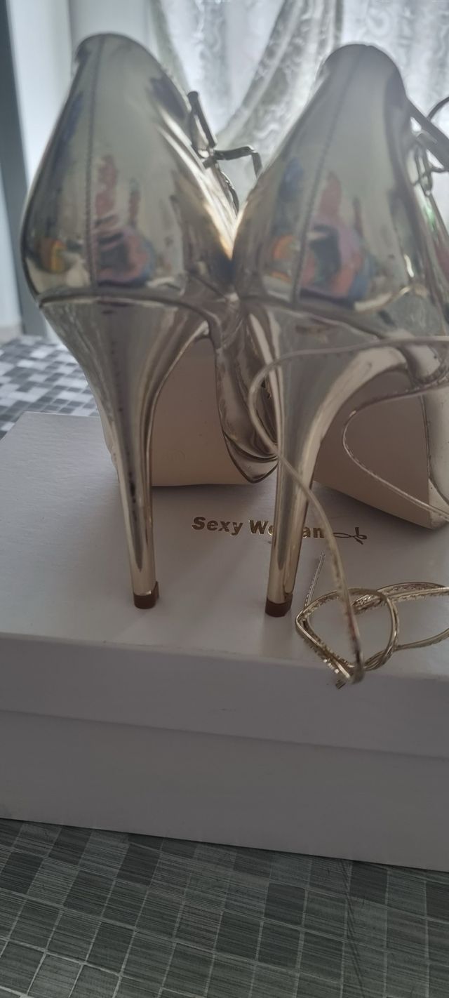 Scarpe donna oro con lacci
