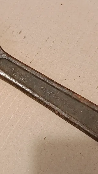 Llave inglesa antigua