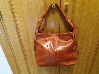 Bolso de piel color teja