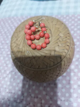 Argollas de bolas tipo corales.