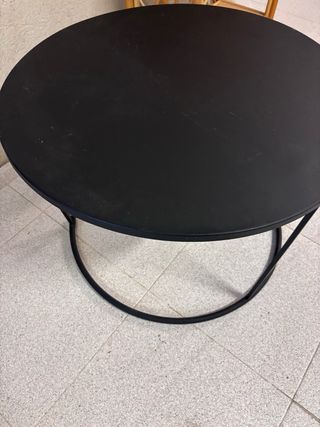Tavolo rotondo in acciaio nero