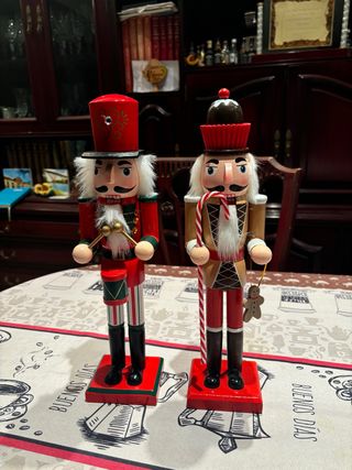 Set di due soldatini decorativi per schiaccianoci natalizi