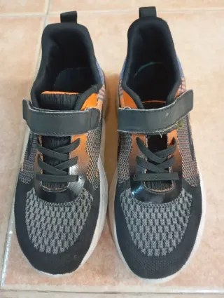 Deportivas niño talla 36