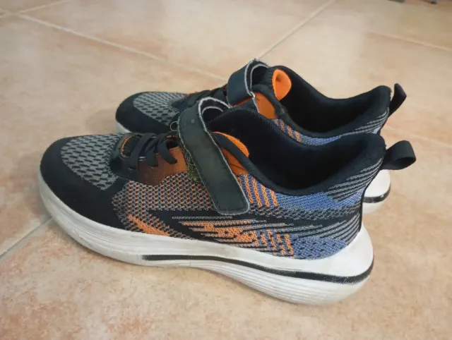 Deportivas niño talla 36