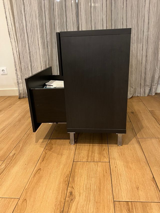 Cajonera Ikea de madera y metal