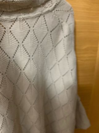 Poncho de malha com botões