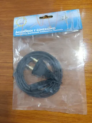 Cable eléctrico con enchufe