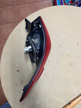 Luz trasera izquierda Toyota Avensis 2015-2018