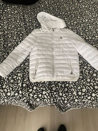 Chaqueta Moncler Blanca con Capucha extraible