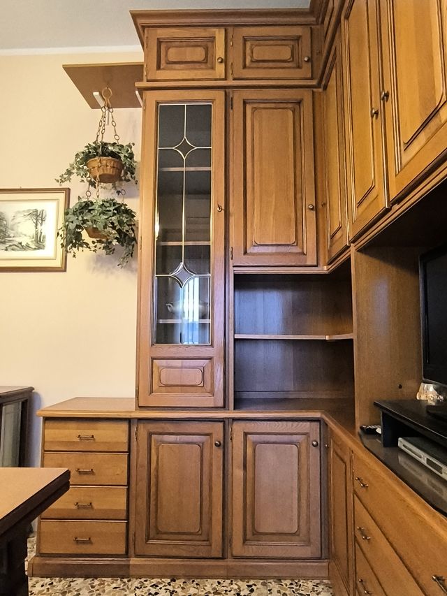 Mobile soggiorno angolare legno e vetro