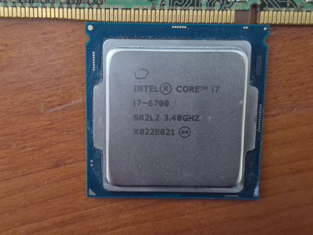i7-6700 + 16GB-DDR4 / 2400MHz