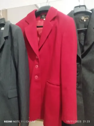 Americana negra y roja