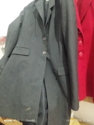 Americana negra y roja