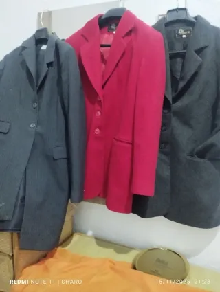 Americana negra y roja