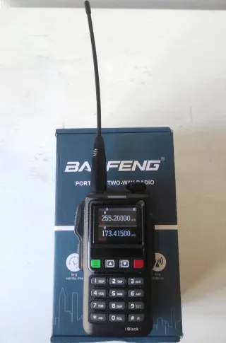 Walkie Talkie Baofeng UV-20 10W