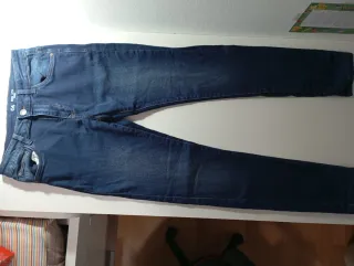 Pantalón vaquero azul C&A niños.Talla 13 años.