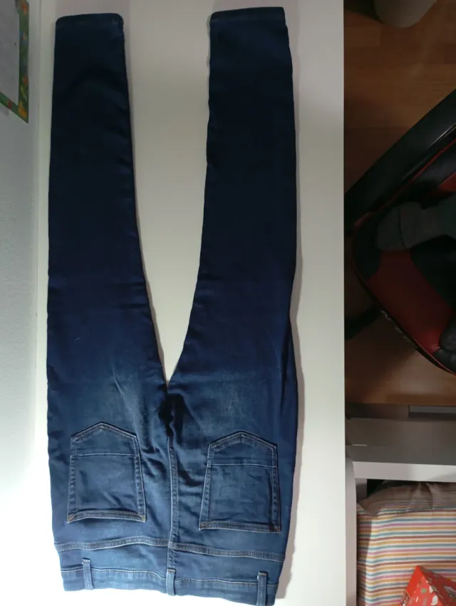 Pantalón vaquero azul C&A niños.Talla 13 años.