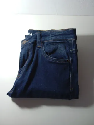Pantalón vaquero azul C&A niños.Talla 13 años.
