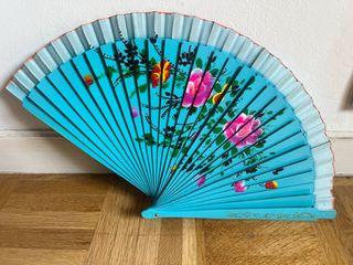 Abanico Pintado a Mano Único Nuevo con Etiqueta