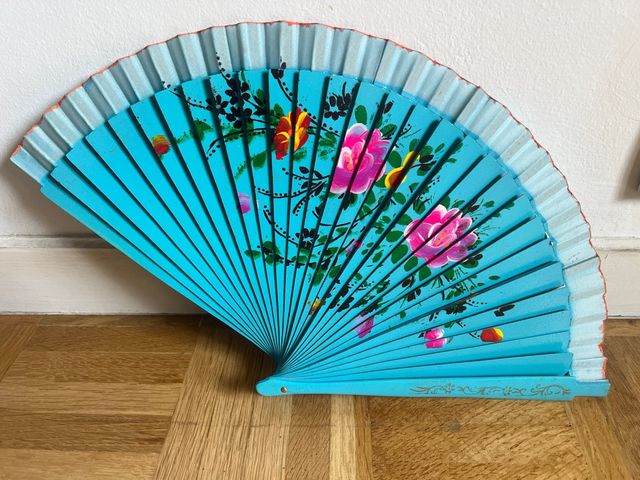 Vendita di ventaglio dipinto a mano unico, nuovo con etichetta