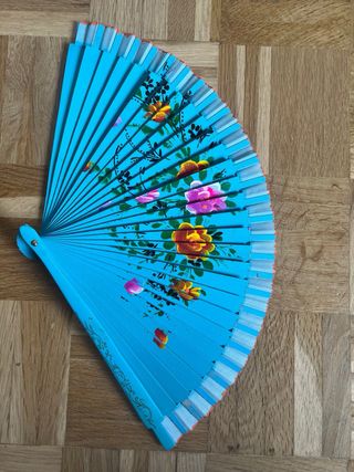 Abanico Pintado a Mano Único Nuevo con Etiqueta