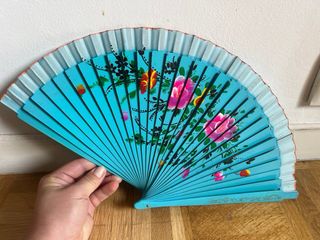 Abanico Pintado a Mano Único Nuevo con Etiqueta
