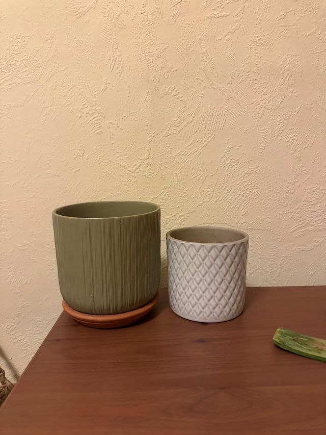 2 Macetas Cerámica Blanca y Terracota