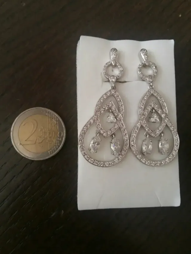 Pendientes de plata nuevos a estrenar