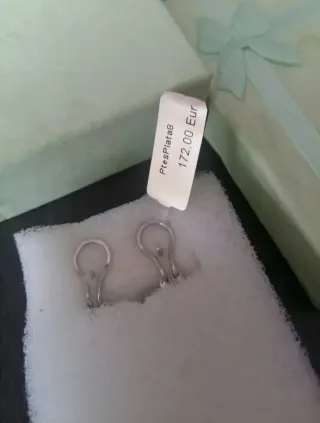 Pendientes de plata nuevos a estrenar