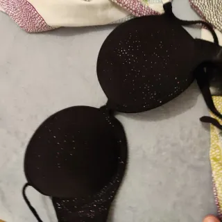 Sujetador negro con brillos