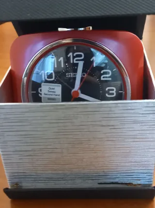 Orologio sveglia Seiko rosso,nuova