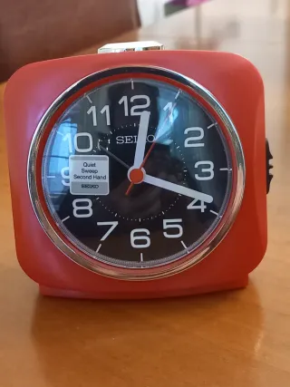 Orologio sveglia Seiko rosso,nuova